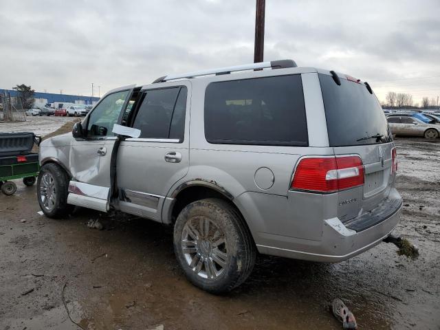 5LMFU28527LJ02945 - 2007 LINCOLN NAVIGATOR SILVER photo 2