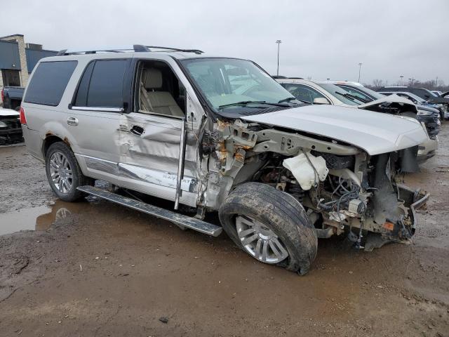 5LMFU28527LJ02945 - 2007 LINCOLN NAVIGATOR SILVER photo 4