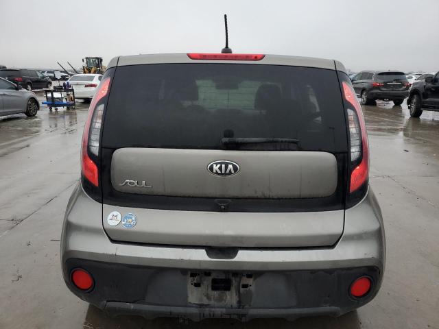 KNDJN2A20K7010409 - 2019 KIA SOUL GRAY photo 6