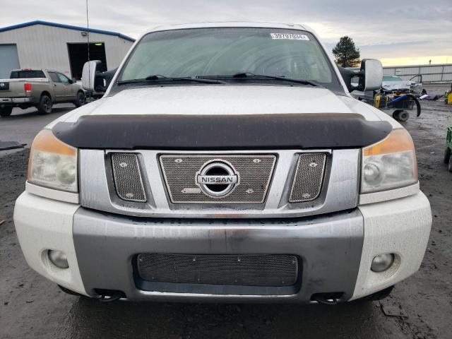 1N6AA0EC8CN301267 - 2012 NISSAN TITAN S WHITE photo 5