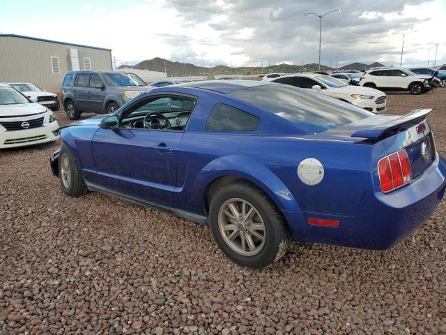 1ZVHT80N055240452 - 2005 FORD MUSTANG BLUE photo 2