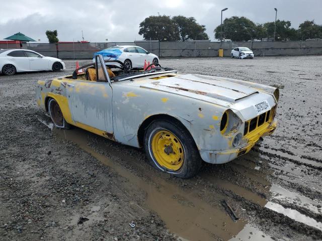 SPL31106529 - 1968 DATSUN 1600 YELLOW photo 4