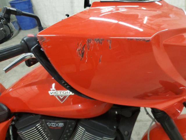 5VPDW36N4E3033594 - 2014 VICTORY MOTORCYCLES CROSS COUN أحمر صورة 9