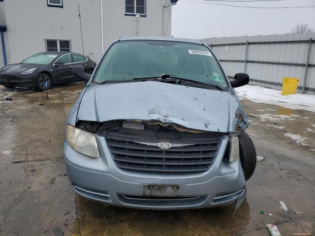 1C4GP45R35B320854 - 2005 CHRYSLER TOWN & COU BLUE photo 5