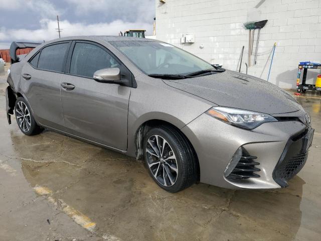 5YFBURHE9JP782145 - 2018 TOYOTA COROLLA L GRAY photo 4