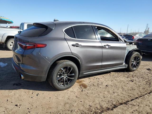 ZASFAKAN3J7B88736 - 2018 ALFA ROMEO STELVIO SILVER photo 3