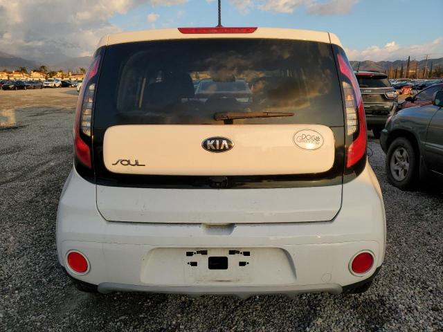 KNDJP3A52K7009773 - 2019 KIA SOUL + WHITE photo 6