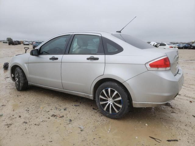 1FAHP35N79W224175 - 2009 FORD FOCUS SE SILVER photo 2