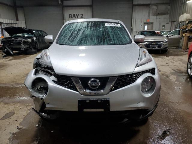 JN8AF5MR8HT704017 - 2017 NISSAN JUKE S SILVER photo 5