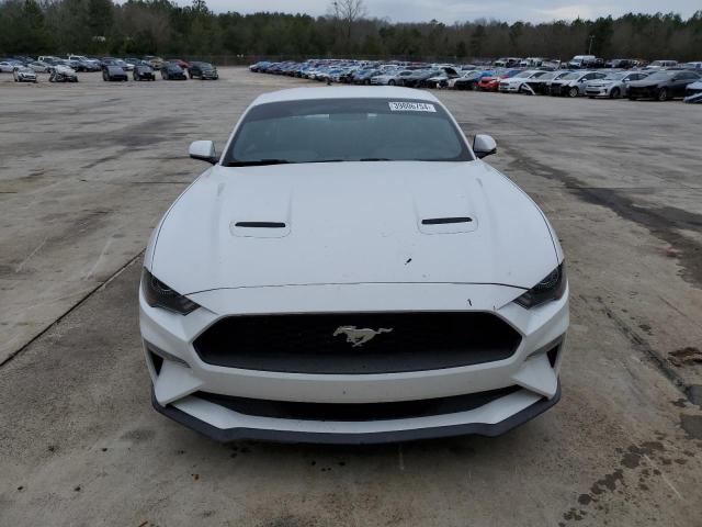 1FA6P8THXJ5182905 - 2018 FORD MUSTANG WHITE photo 5