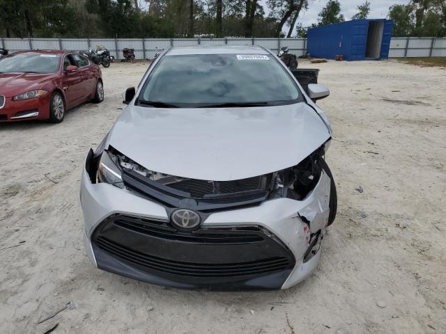 2T1BURHE3JC046074 - 2018 TOYOTA COROLLA L SILVER photo 5