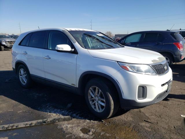 5XYKTCA69EG488144 - 2014 KIA SORENTO LX WHITE photo 4