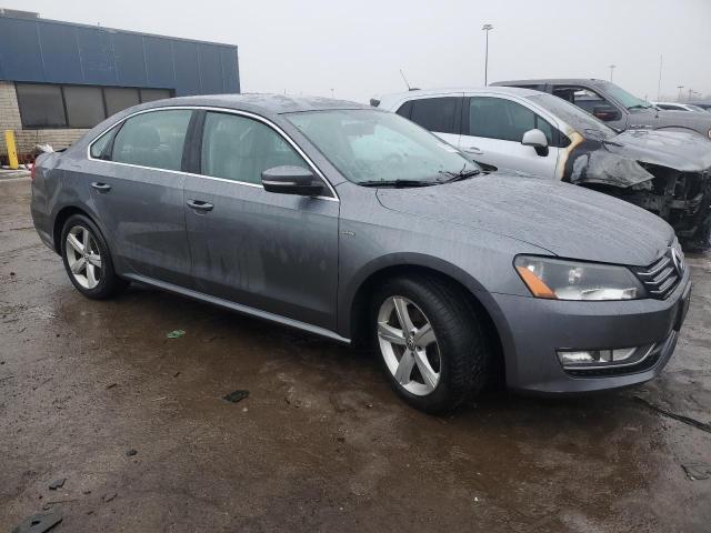 1VWAT7A3XFC111074 - 2015 VOLKSWAGEN PASSAT S GRAY photo 4