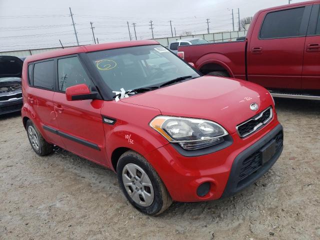 KNDJT2A5XD7627108 - 2013 KIA SOUL RED photo 4