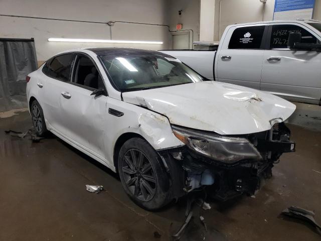 5XXGT4L34KG308101 - 2019 KIA OPTIMA LX WHITE photo 4