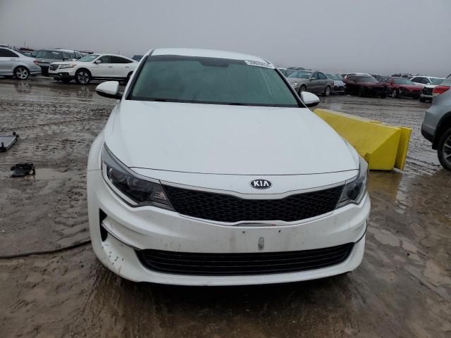 KNAGT4L36J5200787 - 2018 KIA OPTIMA LX WHITE photo 5