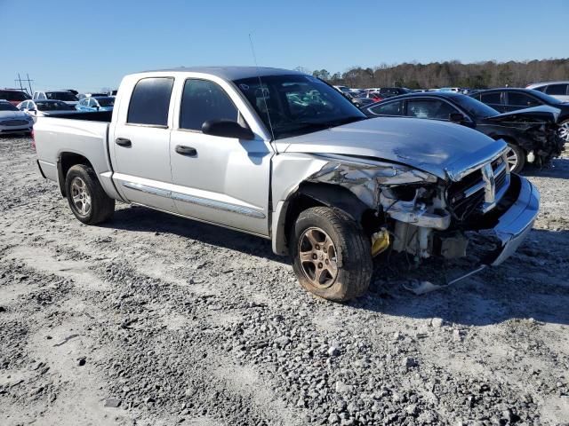 1D7HE58K97S108077 - 2007 DODGE DAKOTA QUAD LARAMIE SILVER photo 4