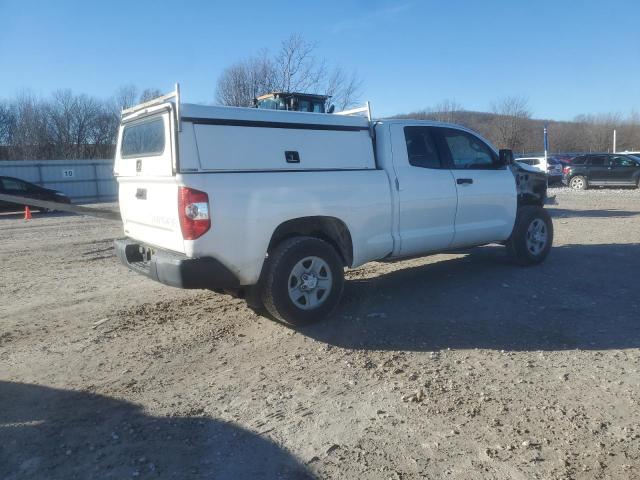 5TFRU5F10EX031661 - 2014 TOYOTA TUNDRA DOUBLE CAB SR/SR5 WHITE photo 3