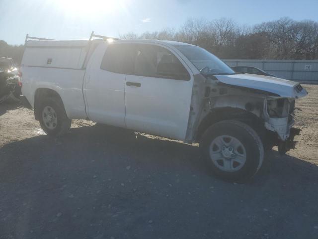 5TFRU5F10EX031661 - 2014 TOYOTA TUNDRA DOUBLE CAB SR/SR5 WHITE photo 4