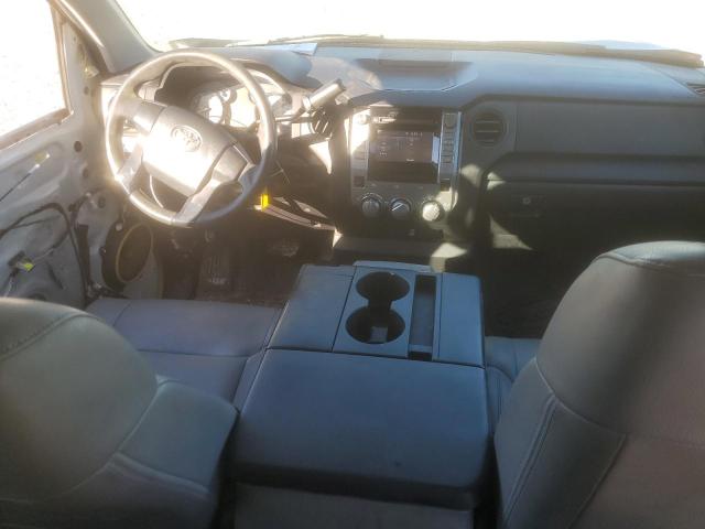 5TFRU5F10EX031661 - 2014 TOYOTA TUNDRA DOUBLE CAB SR/SR5 WHITE photo 8