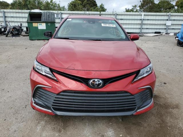 4T1C11AK6PU161127 - 2023 TOYOTA CAMRY LE RED photo 5