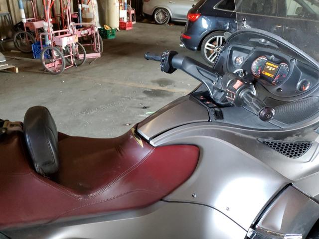 2BXNBDD15EV008447 - 2014 CAN-AM SPYDER ROA RT GRAY photo 5