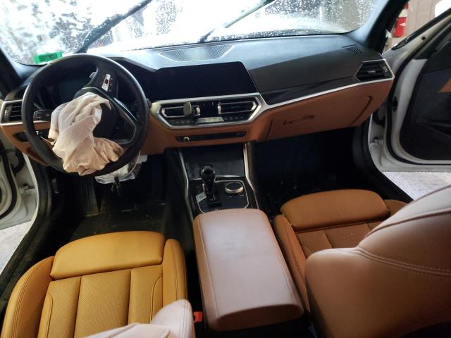 3MW5R7J03N8C34663 - 2022 BMW 330XI Weiß Foto 8