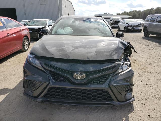 4T1G11AKXPU763336 - 2023 TOYOTA CAMRY SE NIGHT SHADE BLACK photo 5