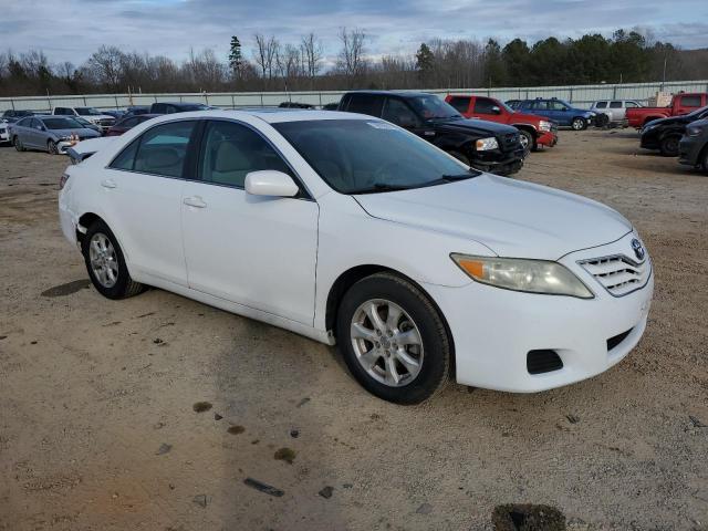 4T1BF3EK6BU629644 - 2011 TOYOTA CAMRY BASE WHITE photo 4