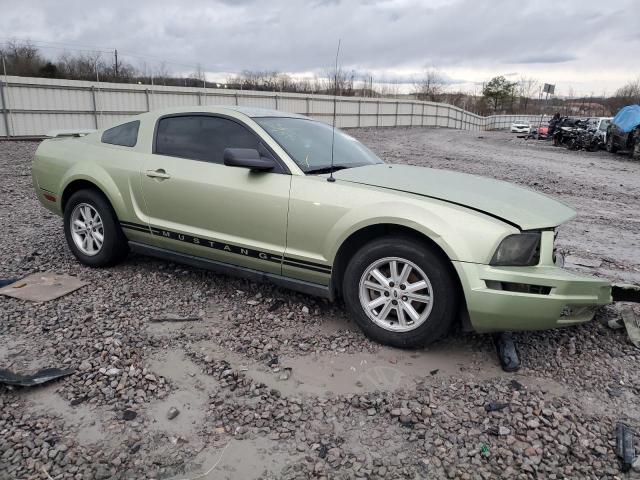 1ZVFT80N055244511 - 2005 FORD MUSTANG GREEN photo 4