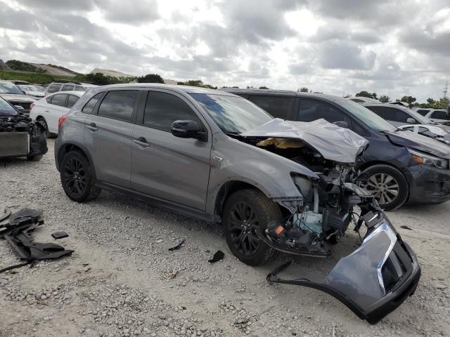 JA4AP3AU4JU005788 - 2018 MITSUBISHI OUTLANDER ES GRAY photo 4