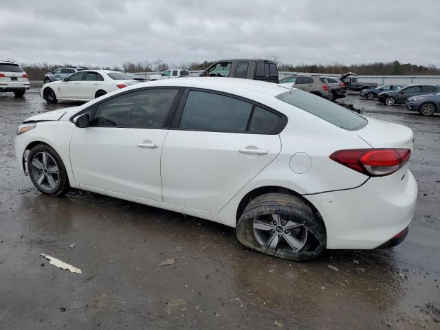 3KPFL4A79JE225708 - 2018 KIA FORTE LX WHITE photo 2