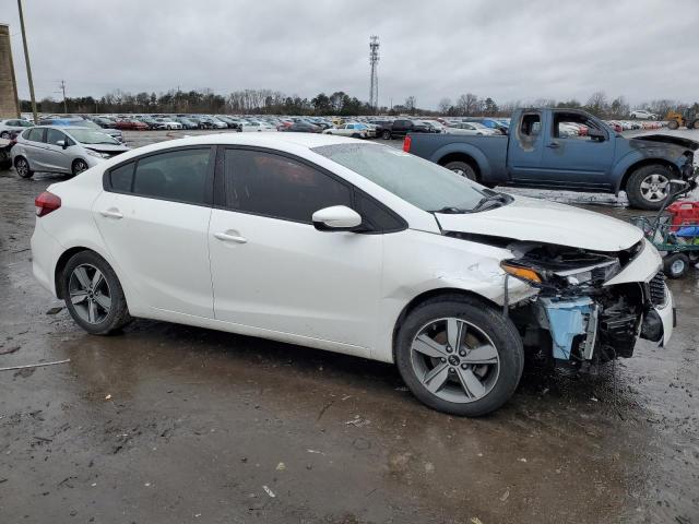 3KPFL4A79JE225708 - 2018 KIA FORTE LX WHITE photo 4