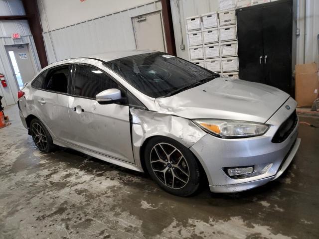 1FADP3F21FL248200 - 2015 FORD FOCUS SE SILVER photo 4