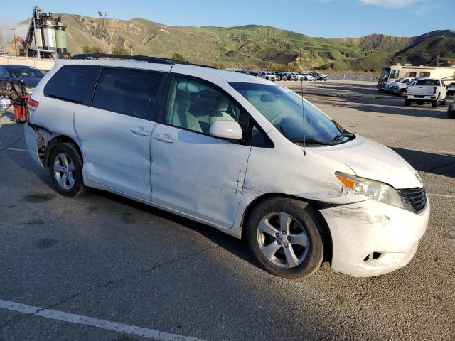 5TDKK3DC5BS163395 - 2011 TOYOTA SIENNA LE WHITE photo 4