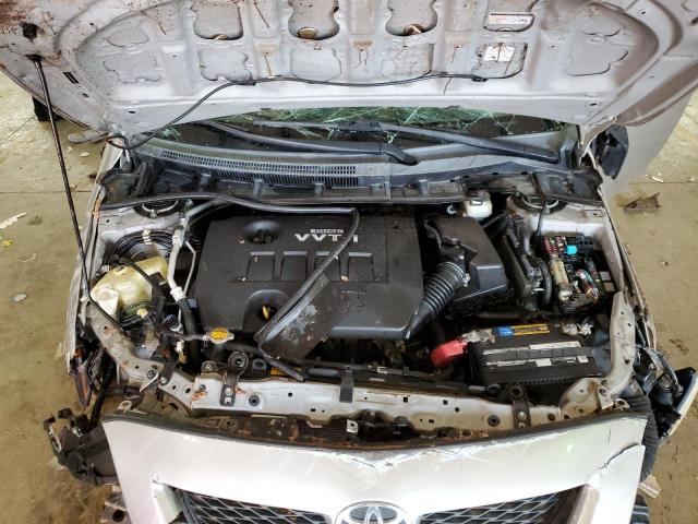 1NXBU4EE0AZ372260 - 2010 TOYOTA COROLLA BASE SILVER photo 11