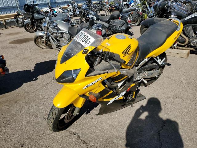 JH2PC35066M702090 - 2006 HONDA CBR600 F4 YELLOW photo 2