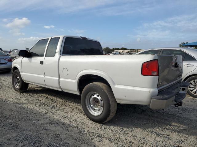 1GTCS19W428144630 - 2002 GMC SONOMA WHITE photo 2