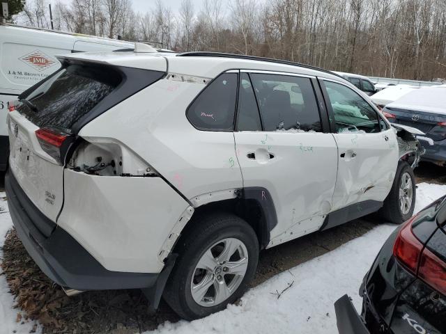 2T3P1RFVXLC092576 - 2020 TOYOTA RAV4 XLE WHITE photo 3