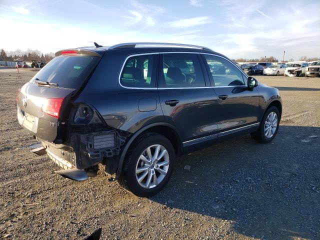 WVGEF9BP5DD008320 - 2013 VOLKSWAGEN TOUAREG V6 GRAY photo 3