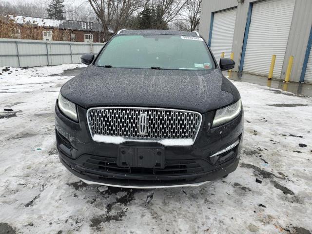 5LMCJ1D94KUL12819 - 2019 LINCOLN MKC BLACK photo 5