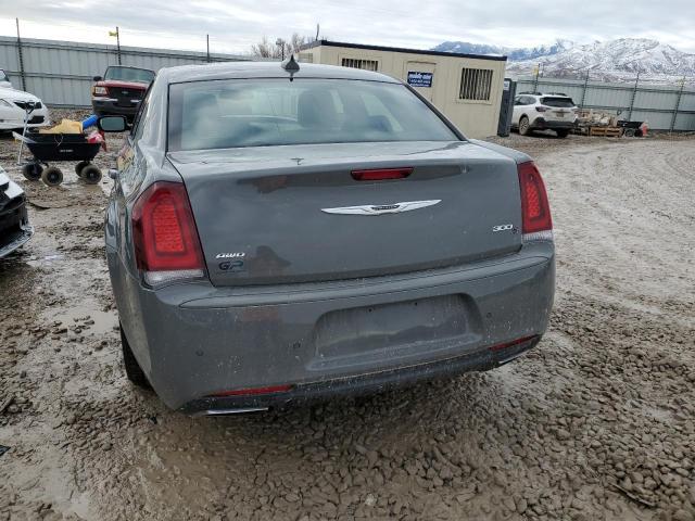 2C3CCAGG5HH648376 - 2017 CHRYSLER 300 S GRAY photo 6