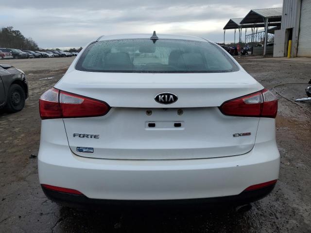 KNAFZ4A87F5283128 - 2015 KIA FORTE EX WHITE photo 6