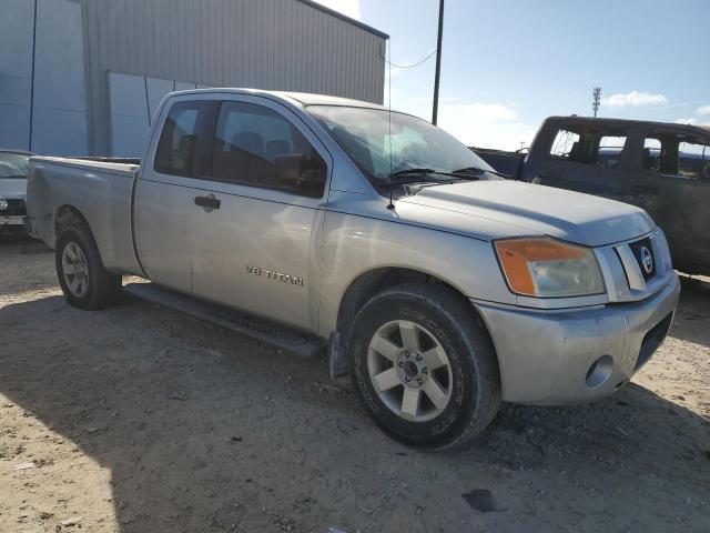 1N6BA06A98N352558 - 2008 NISSAN TITAN XE SILVER photo 4