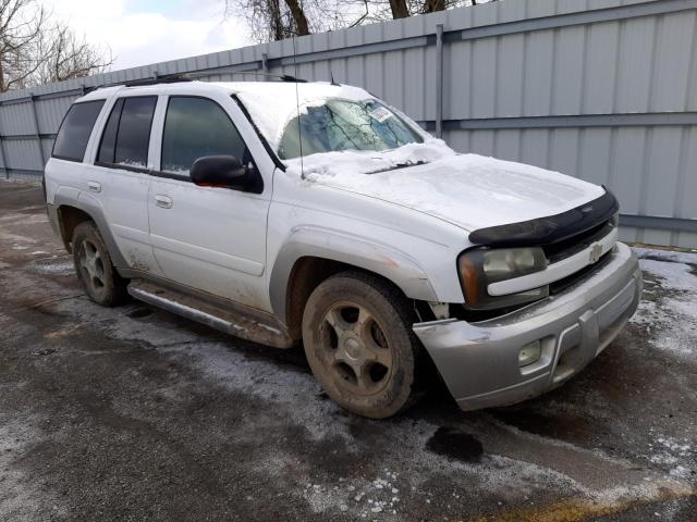 1GNDT13S652225392 - 2005 CHEVROLET TRAILBLAZE LS WHITE photo 4