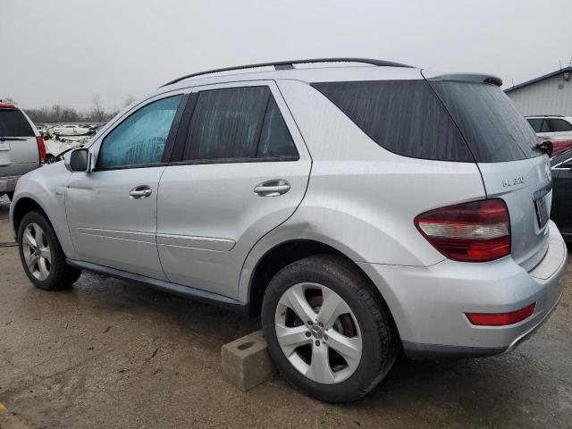 4JGBB25E39A495834 - 2009 MERCEDES-BENZ ML SILVER photo 2