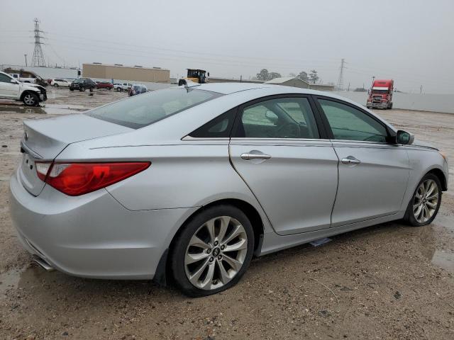 5NPEC4AC9DH515813 - 2013 HYUNDAI SONATA SE SILVER photo 3