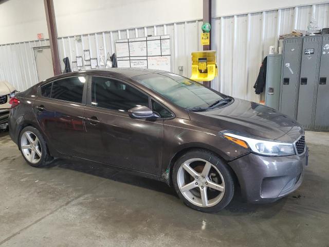 3KPFK4A72JE205769 - 2018 KIA FORTE LX BROWN photo 4