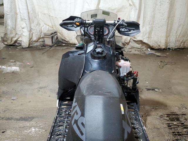 2BPSMXGP6GV000052 - 2016 SKI DOO MXZ BLACK photo 5