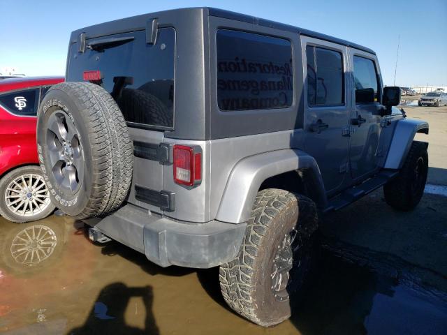 1C4HJWEGXJL930304 - 2018 JEEP WRANGLER U SAHARA SILVER photo 3